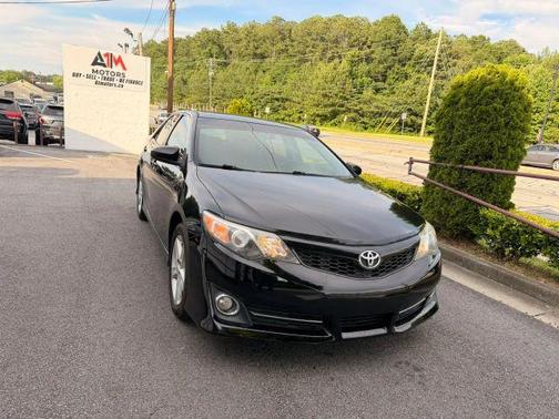 Black 2013 Toyota Camry SE