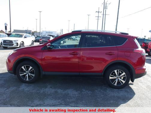 Photo 2 of 9 of 2016 Toyota RAV4 XLE