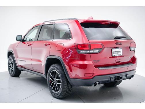 Photo 3 of 26 of 2020 Jeep Grand Cherokee Trailhawk