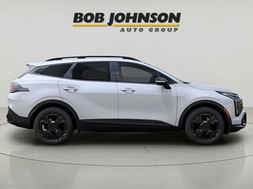 Glacial White Pearl 2026 Kia Sportage X-Line