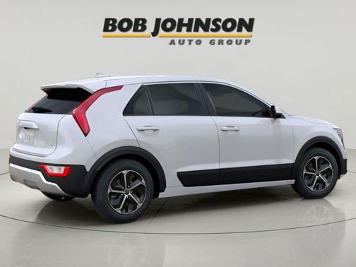 Snow White Pearl 2026 Kia Niro LX