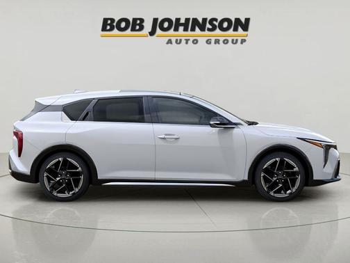 Snow White Pearl 2026 Kia K4 GT-Line