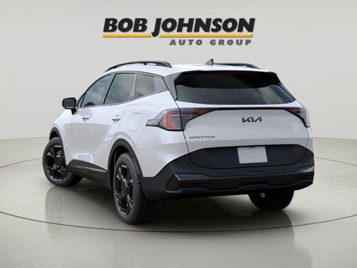 Snow White Pearl 2027 Kia Sportage X-Line