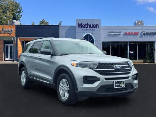 Iconic Silver Metallic 2023 Ford Explorer XLT