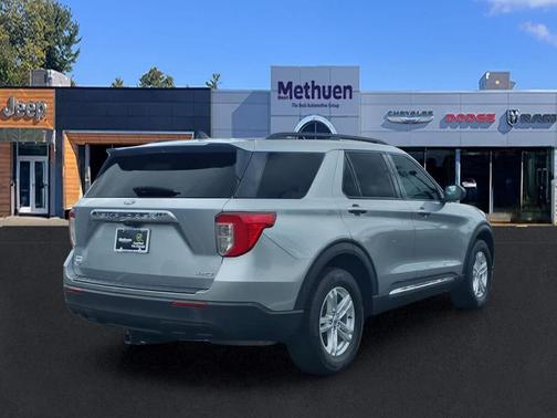 Iconic Silver Metallic 2023 Ford Explorer XLT