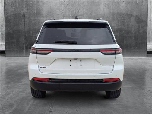 2024 Jeep Grand Cherokee Laredo
