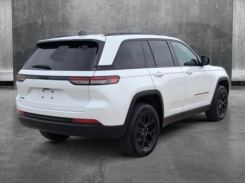 2024 Jeep Grand Cherokee Laredo