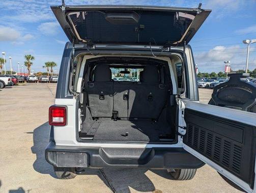 2022 Jeep Wrangler Unlimited Sport
