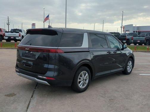 2024 Kia Carnival LX