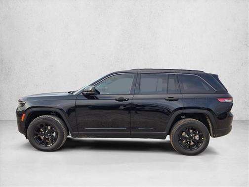 Diamond Black 2026 Jeep Grand Cherokee Laredo