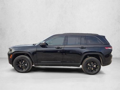 Diamond Black 2026 Jeep Grand Cherokee Laredo