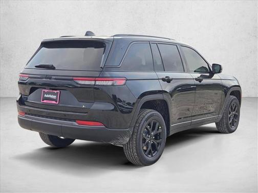 Diamond Black 2026 Jeep Grand Cherokee Laredo
