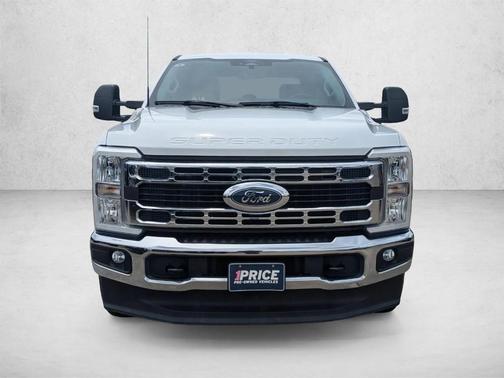 Oxford White 2024 Ford F-250 XLT
