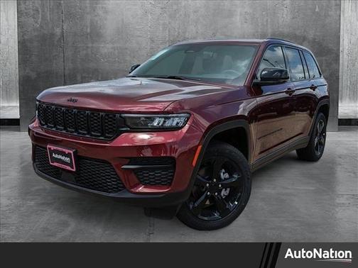 2025 Jeep Grand Cherokee Laredo