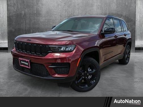 2025 Jeep Grand Cherokee Laredo