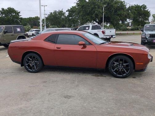 Sinamon Stick 2023 Dodge Challenger SXT