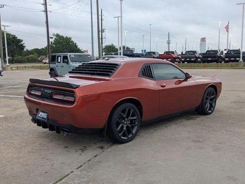 Sinamon Stick 2023 Dodge Challenger SXT