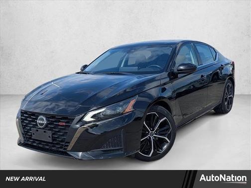 Black 2023 Nissan Altima 2.5 SR