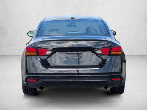 Black 2023 Nissan Altima 2.5 SR