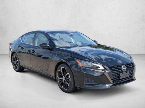 Black 2023 Nissan Altima 2.5 SR