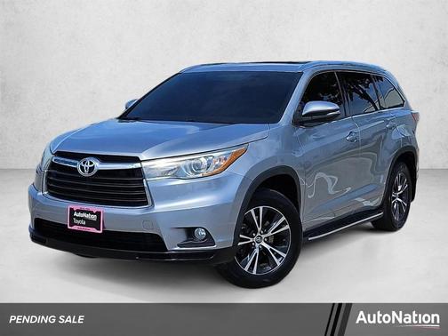 Silver Sky Metallic 2016 Toyota Highlander XLE