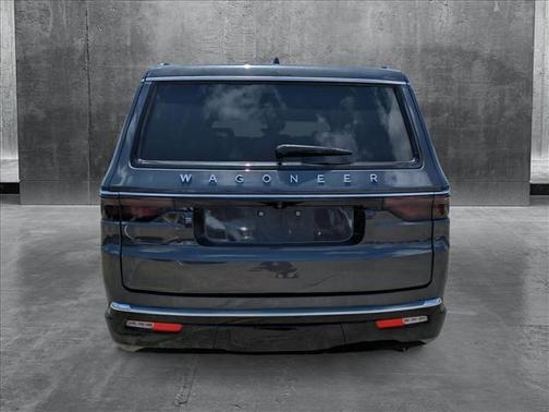 2024 Jeep Wagoneer Base