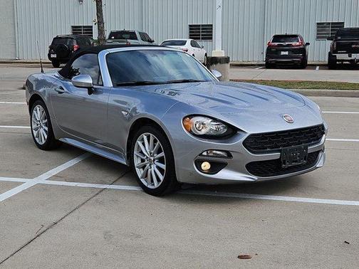 Grigio Argento 2017 FIAT 124 Spider Lusso