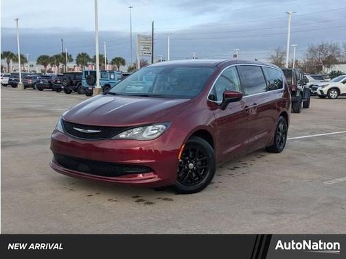 2023 Chrysler Voyager LX