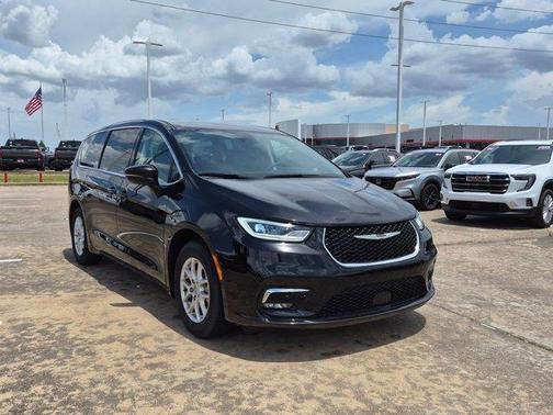 Diamond Black 2024 Chrysler Pacifica Touring-L