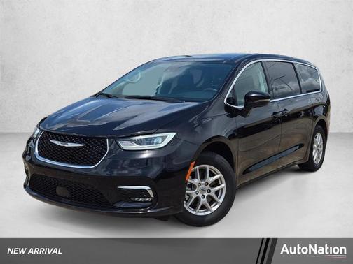 Diamond Black 2024 Chrysler Pacifica Touring-L