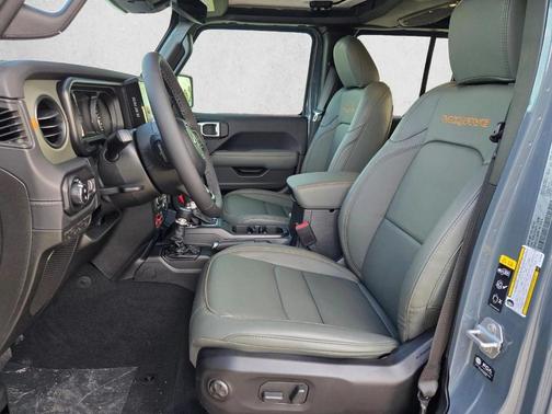 Anvil Clearcoat 2026 Jeep Gladiator Mojave