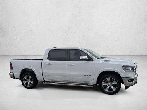 Bright White Clearcoat 2022 RAM 1500 Laramie