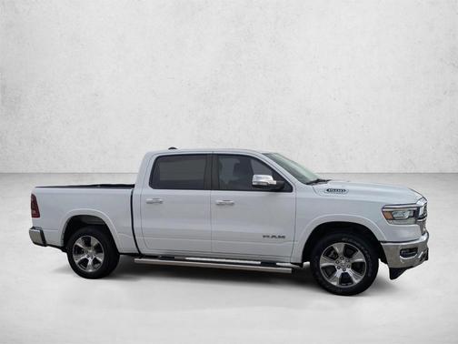 Bright White Clearcoat 2022 RAM 1500 Laramie