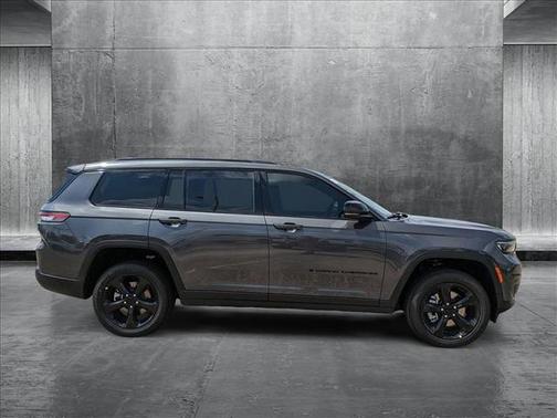 2025 Jeep Grand Cherokee L Laredo