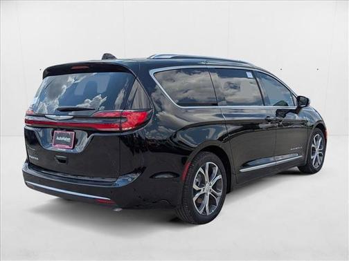 2026 Chrysler Pacifica Pinnacle