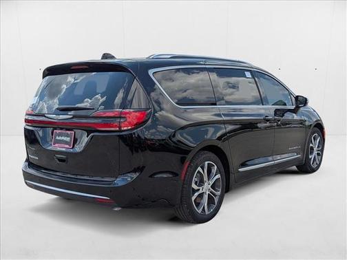 2026 Chrysler Pacifica Pinnacle