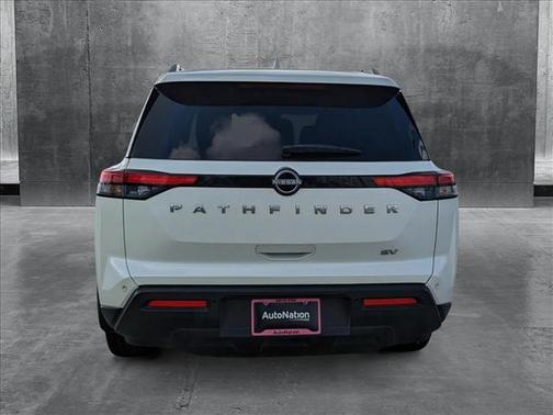 2023 Nissan Pathfinder SV