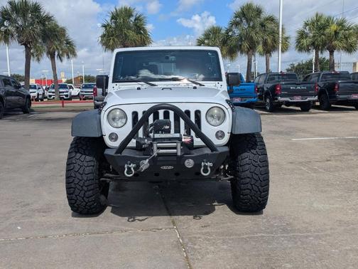Bright White Clearcoat 2014 Jeep Wrangler Rubicon