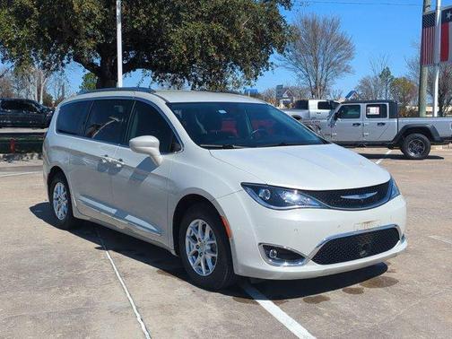 2020 Chrysler Pacifica Touring-L