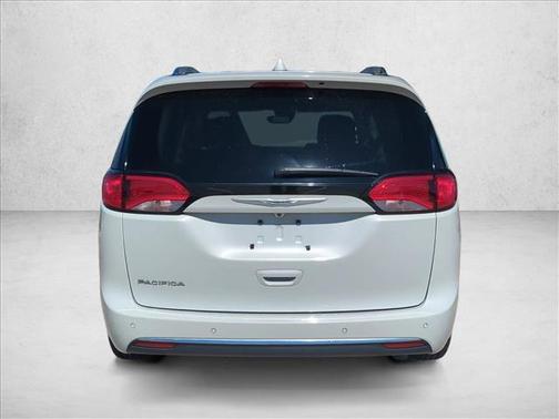 2020 Chrysler Pacifica Touring-L