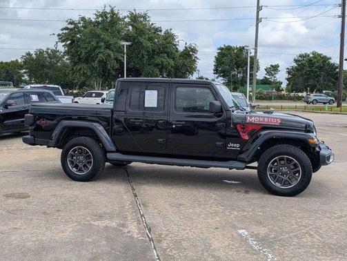 Black Clearcoat 2020 Jeep Gladiator Overland