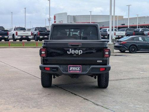 Black Clearcoat 2020 Jeep Gladiator Overland