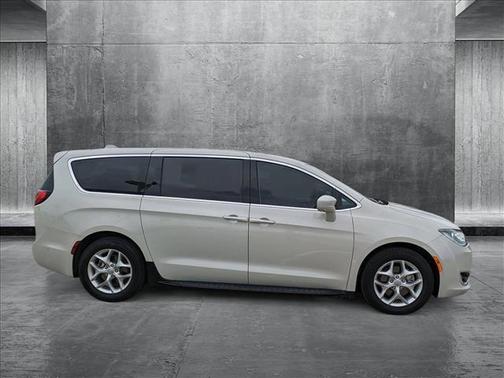 2019 Chrysler Pacifica Touring Plus