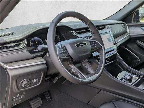 Metallic 2026 Jeep Grand Cherokee Limited