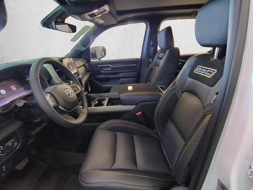 Bright White Clearcoat 2026 RAM 1500 Big Horn