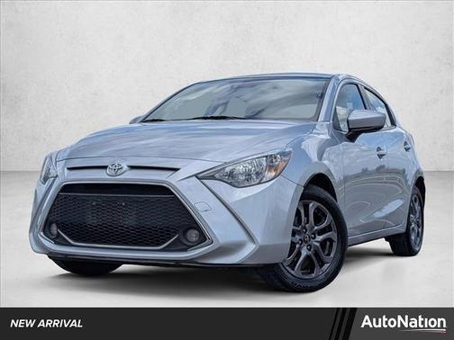 2020 Toyota Yaris Sedan LE