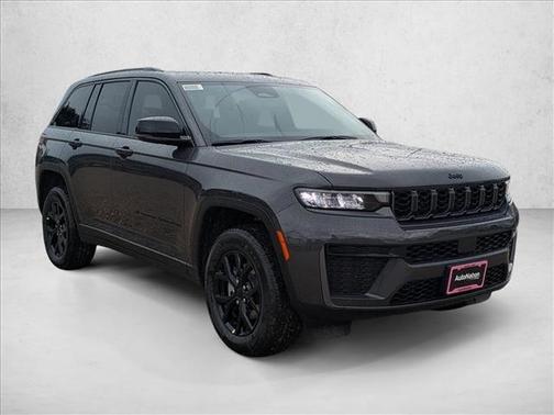 Metallic 2026 Jeep Grand Cherokee Laredo