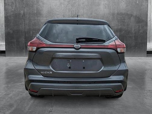 2022 Nissan Kicks S