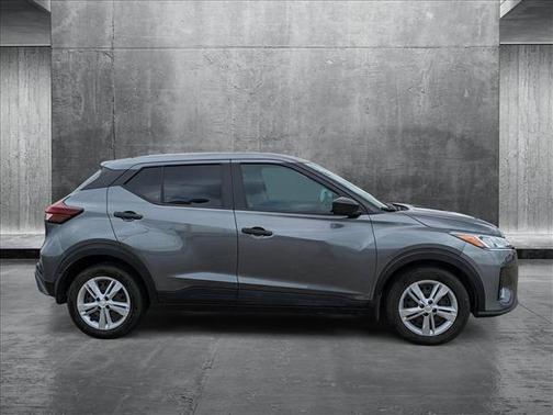 2022 Nissan Kicks S