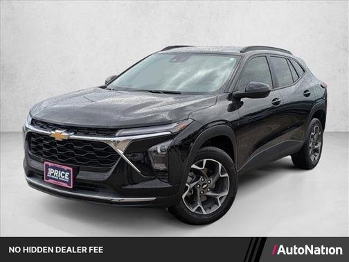 Mosaic Black Metallic 2025 Chevrolet Trax LT